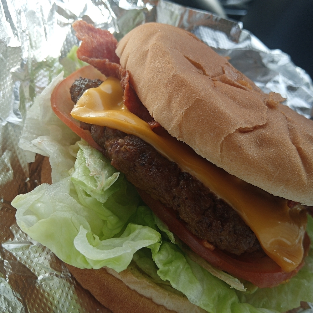 Meet your Posher, Jeejee